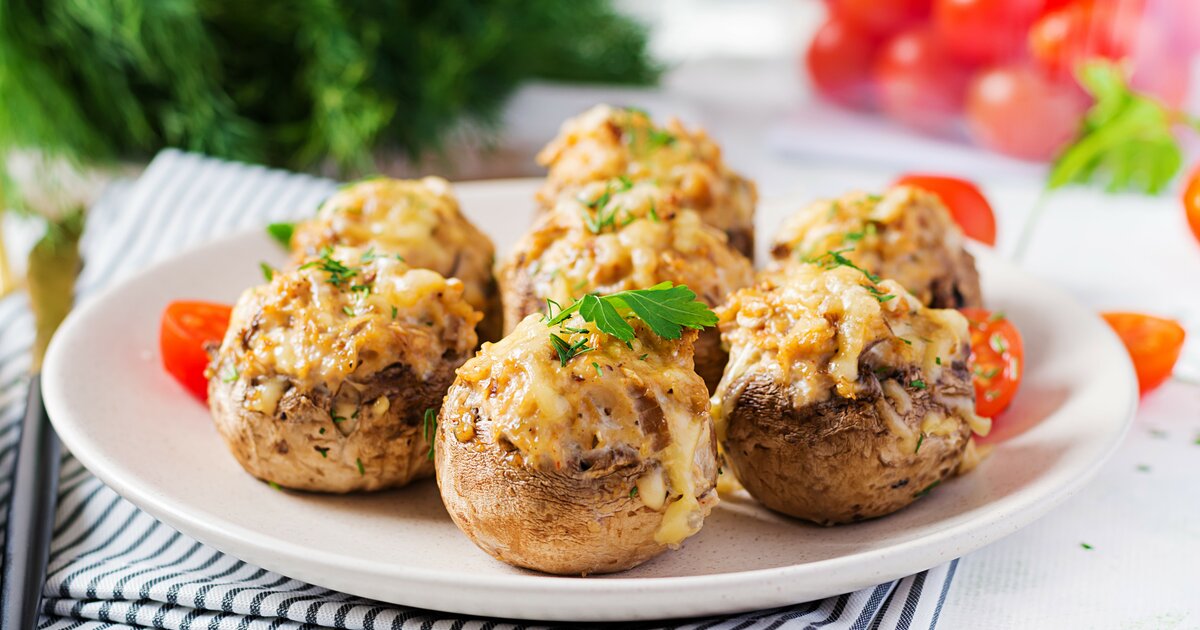 Genialer Grillgenuss: Champignons mit Spinat und Käse gefüllt