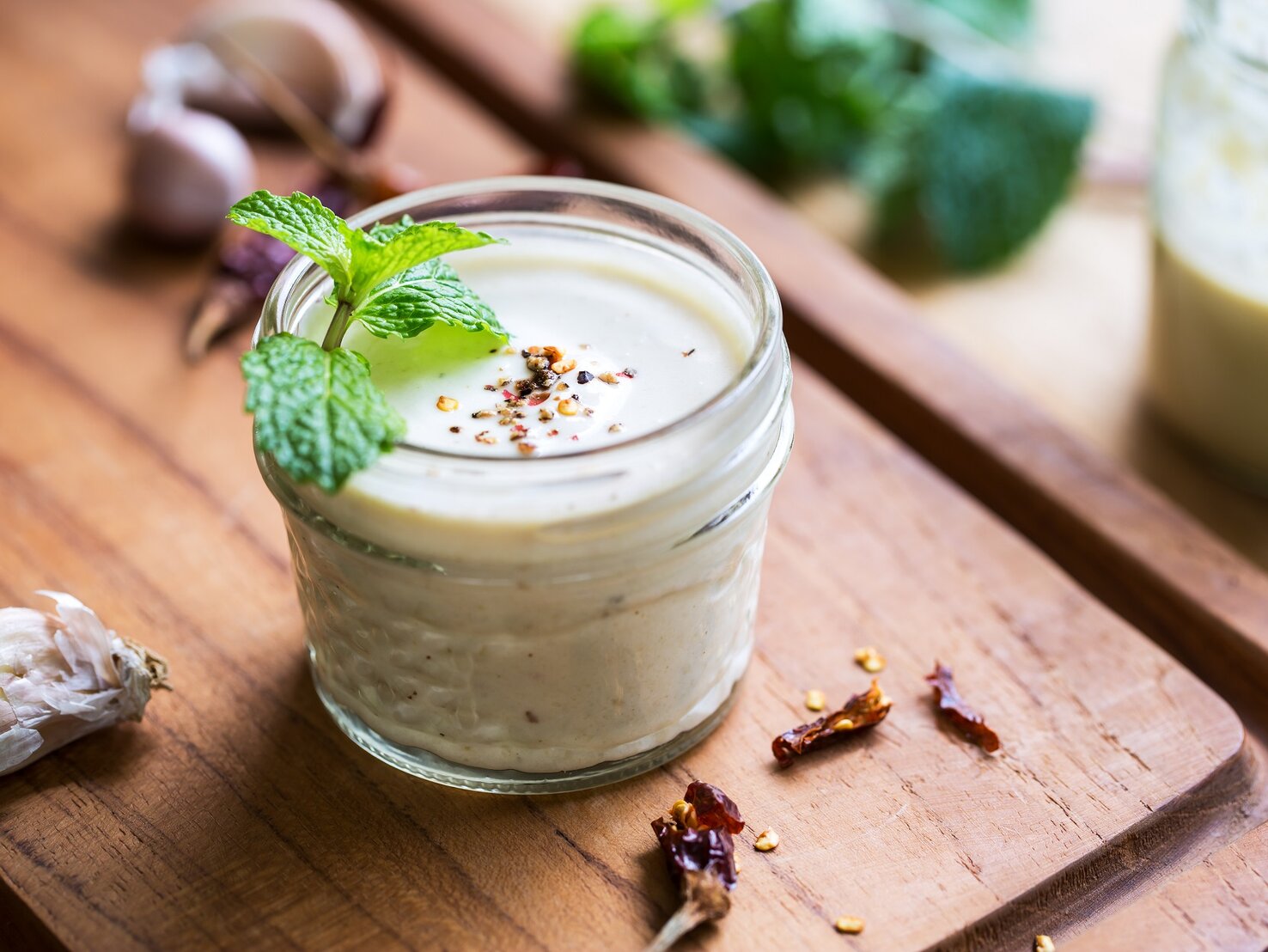 Knoblauch-Zitronen-Dressing für kunterbunte Salate Knoblauch-Zitronen-Dressing für kunterbunte Salate