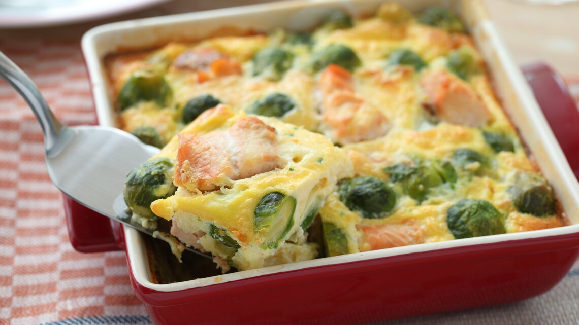 Lachs-Sahne-Gratin: Dieses Rezept mit Rosenkohl und Kartoffeln musst du probieren-image