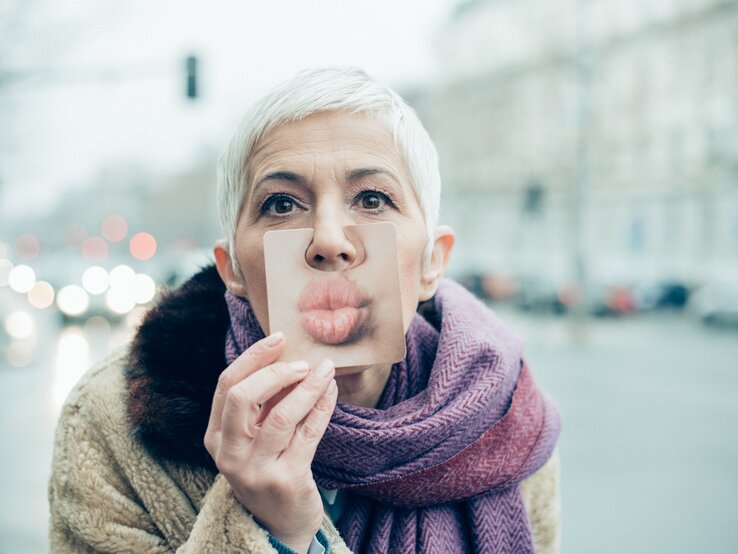 Sie können Ihrem Körper (fast) jeden Wunsch von den Lippen ablesen! Über unseren Gesundheitszustand flüstern die uns nämlich ganz schön viel zu.