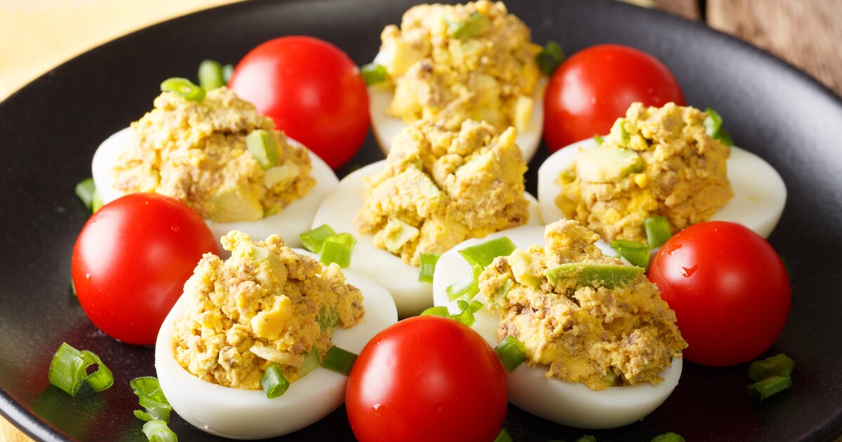 Gefüllte Eier mit Thunfisch: Low-Carb-Leckerei für jede Gelegenheit Gefüllte Eier mit Thunfisch: Low-Carb-Leckerei für jede Gelegenheit