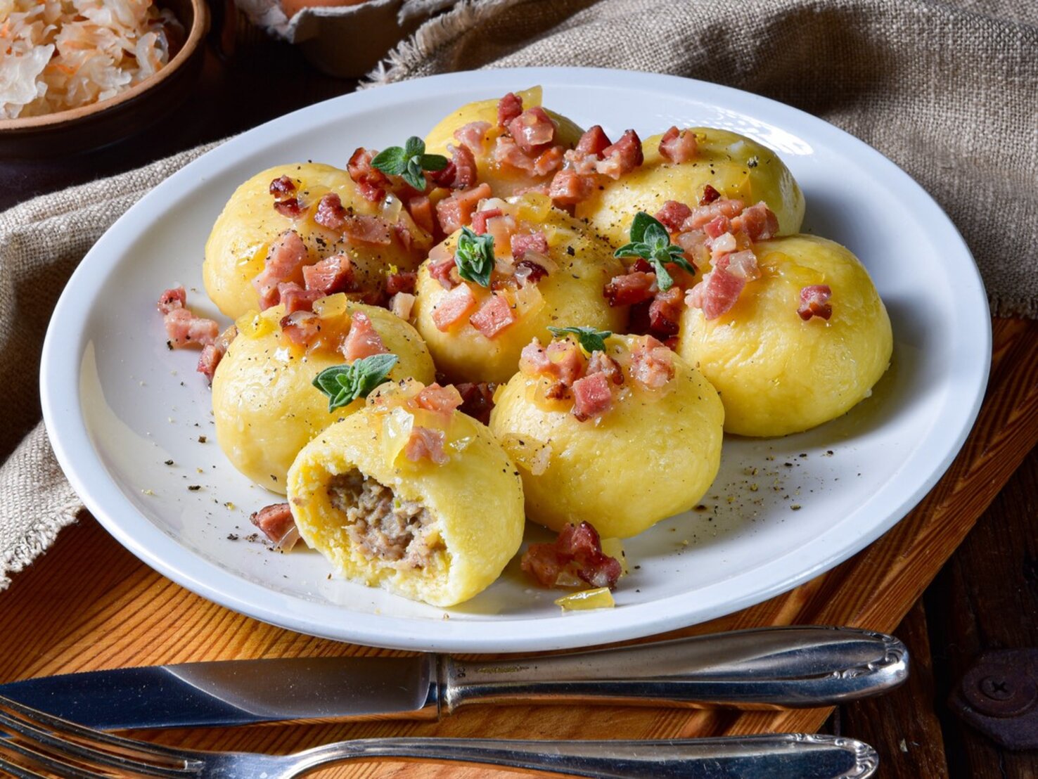 Kartoffelknödel mit Bayrisch Kraut: 2 Klassiker in einem Gericht