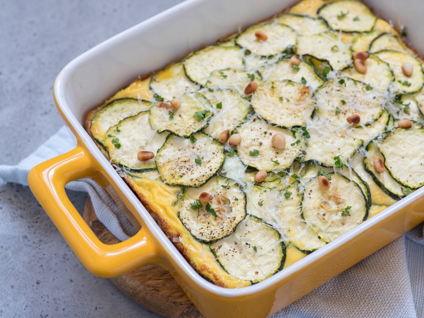 Zucchini-Auflauf: Low-Carb mit Hackfleisch und Feta