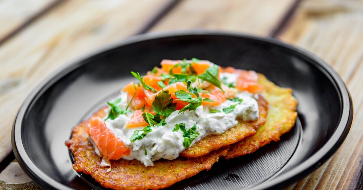 Was passt zu Reibekuchen? Herzhafte &amp; süße Ideen