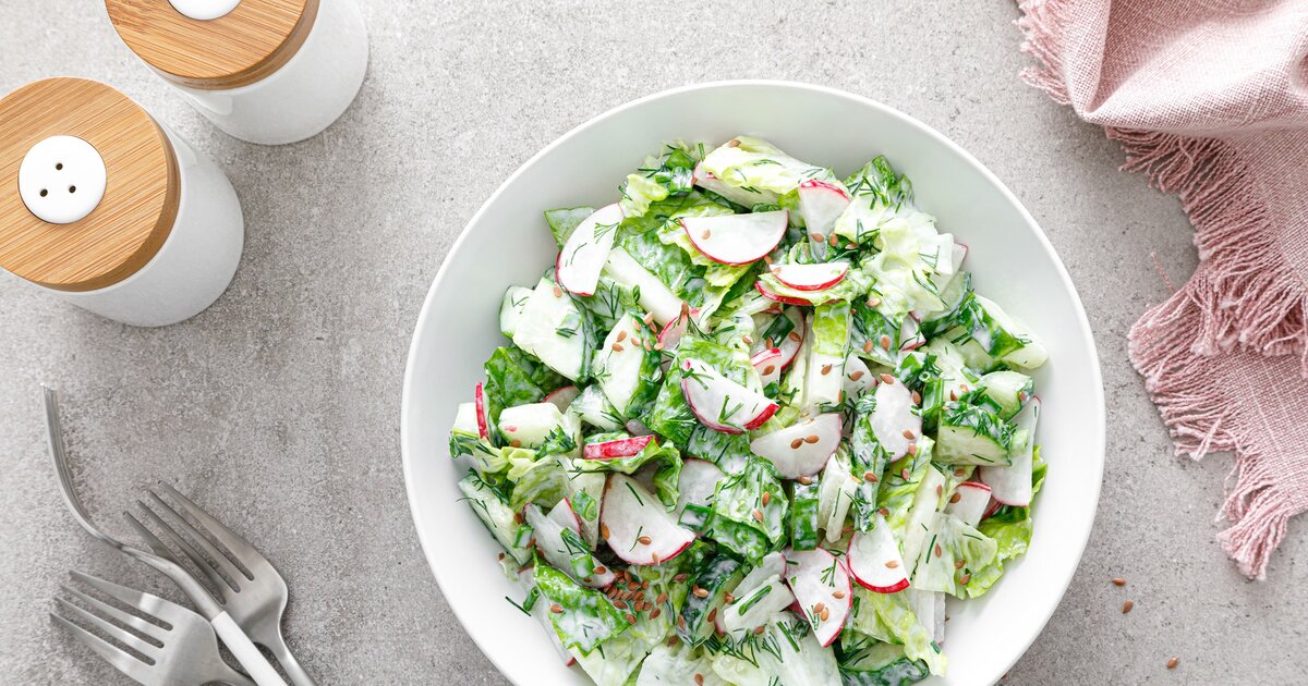 Low-Carb: Knackiger Gurken-Radieschen-Salat für heiße Tage