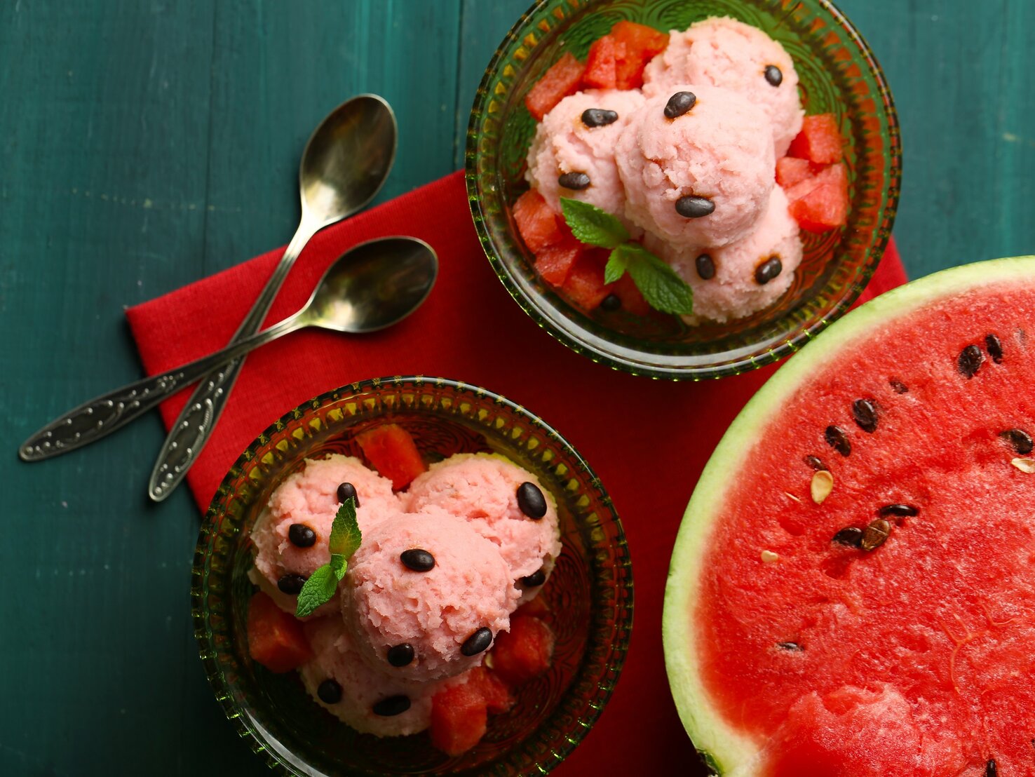 Wassermelonen-Eis selbst machen: Cooler Trend