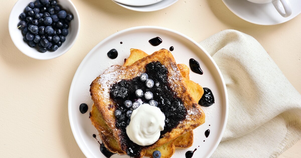 French Toast mit Blaubeeren und Vanille-Schmand