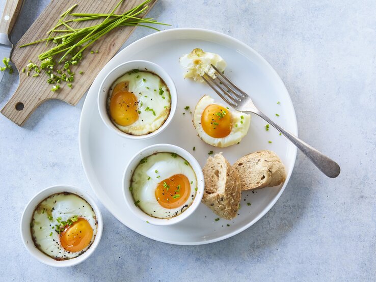 Mit diesen gratinierten Eiern mit Kartoffeln lieferst du dir den perfekten Start in den Tag! 