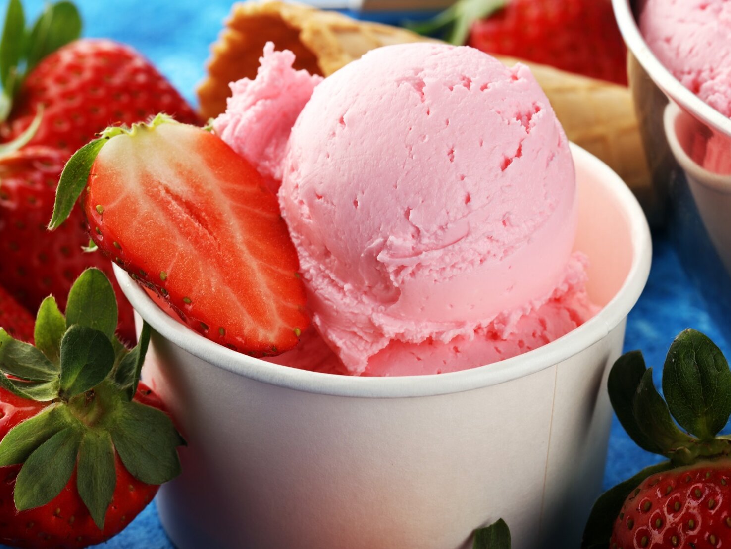 Statt Low Carb: DIY-Rezept für den perfekten Erdbeer-Eisbecher