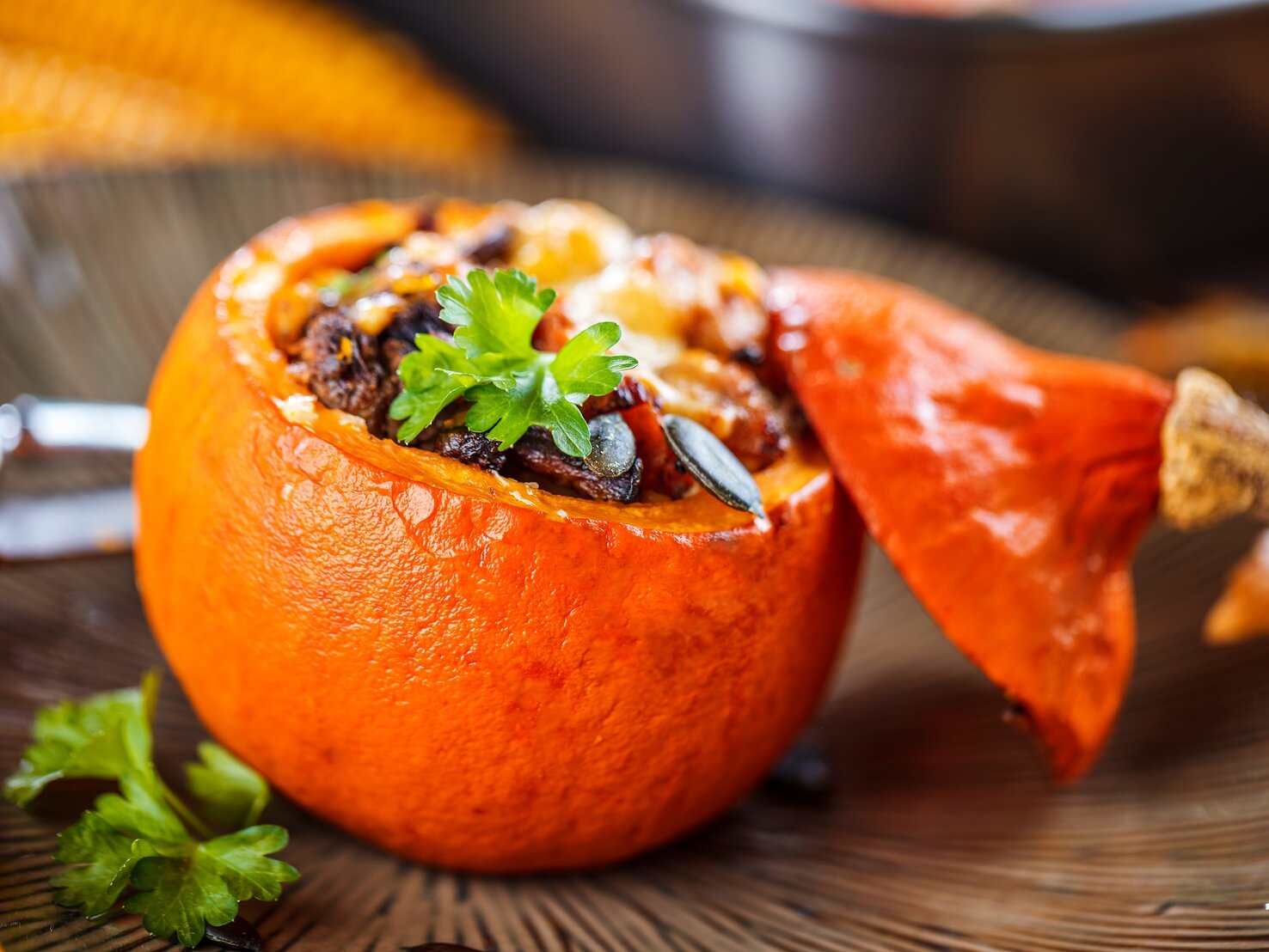 Gefüllter Kürbis mit Couscous: Kreative Herbstküche