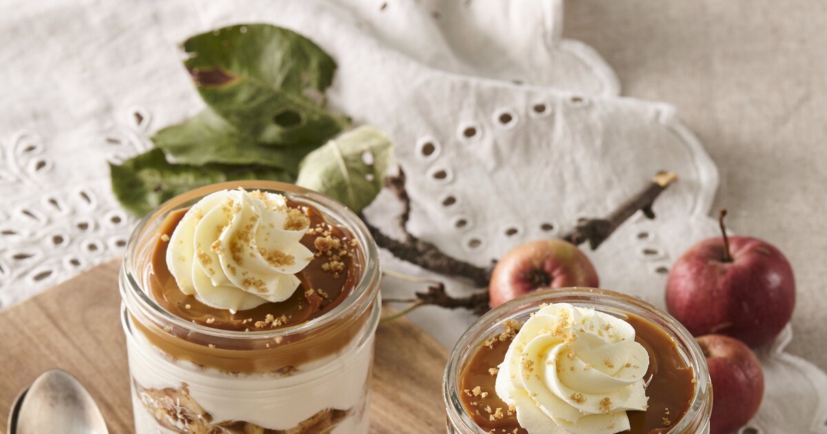Käsekuchen im Glas mit Karamell und Apfel: Einfach selbst machen Käsekuchen im Glas mit Karamell und Apfel: Einfach selbst machen
