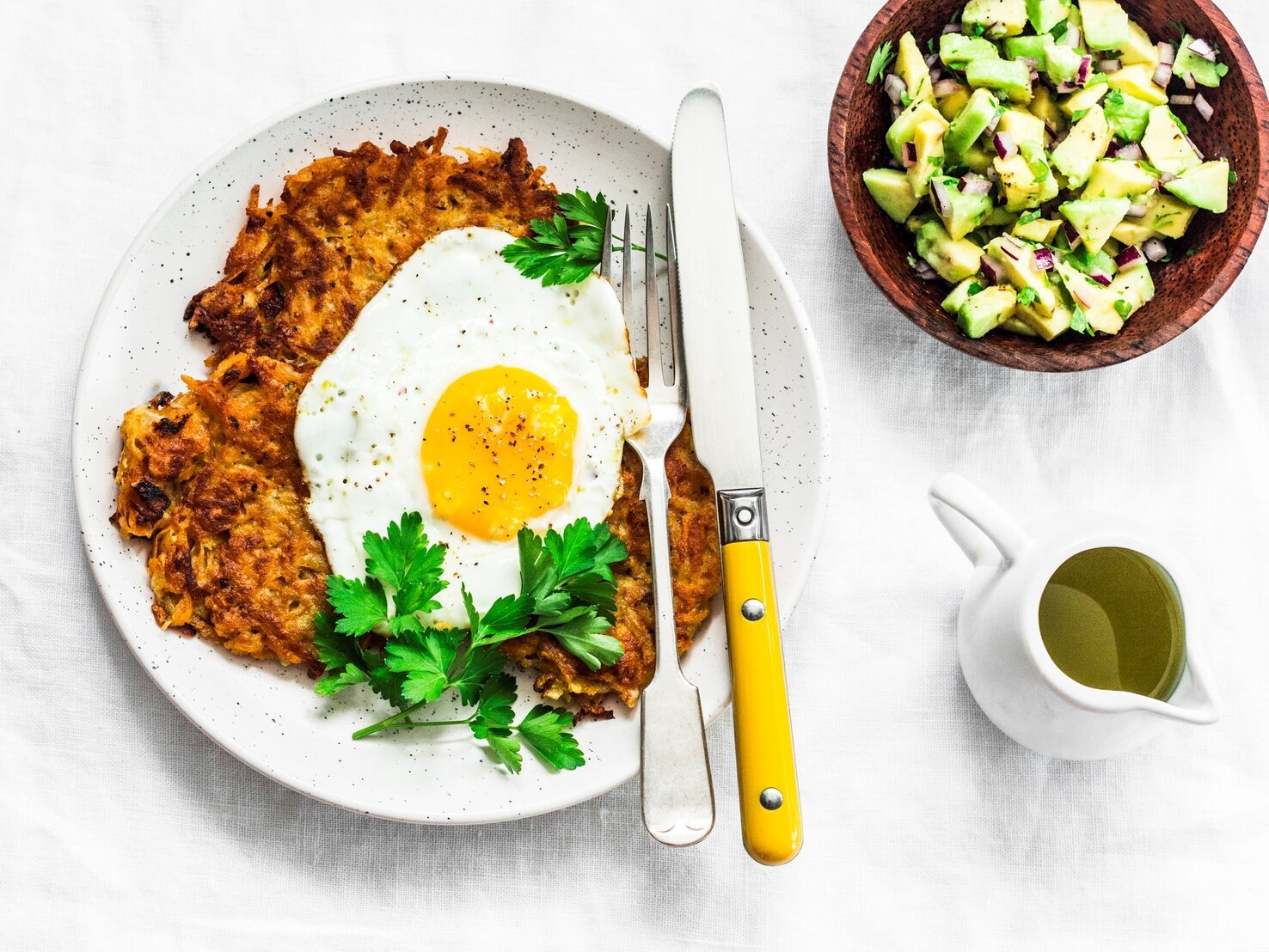 Kartoffel-Sellerie-Rösti mit Spiegelei &amp; Avocado