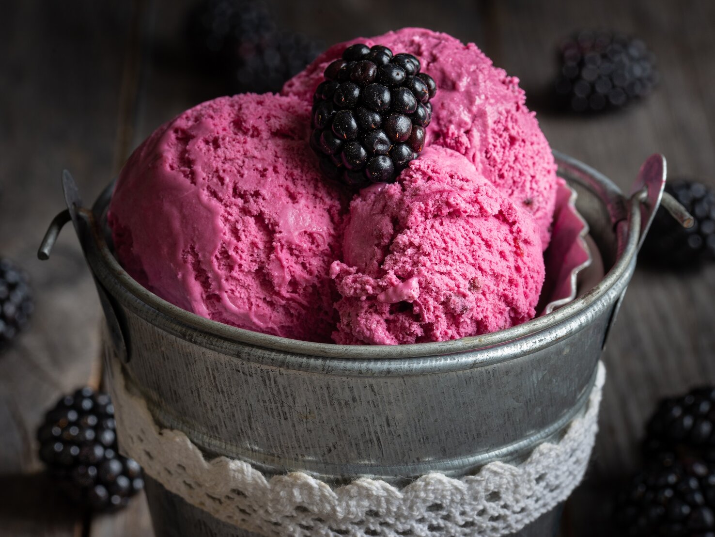 Brombeer-Bananen-Eis ohne Eismaschine: Nur 3 Zutaten fürs Eis machen