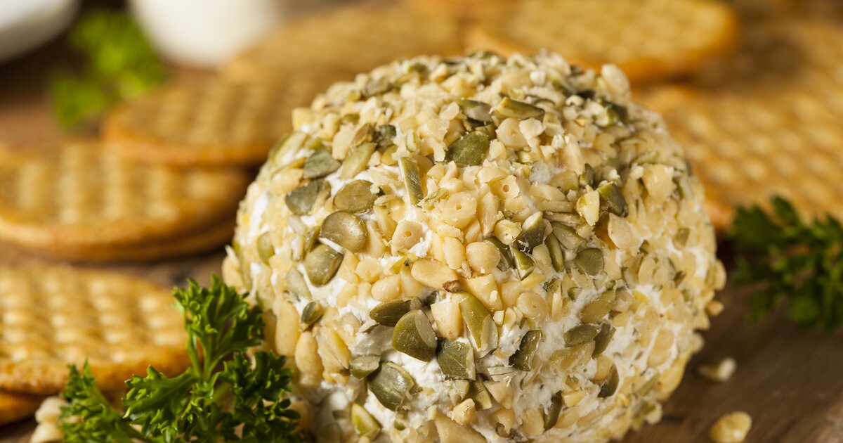 Frischkäse-Kugeln mit gerösteten Pinienkernen: Fingerfood!