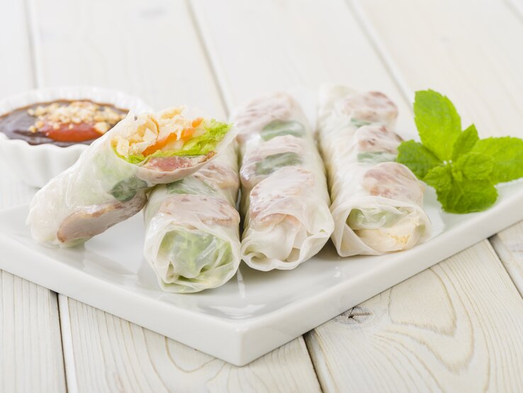 Sommerrollen sind die leichte Alternative zu Frühlingsrollen. | © iStock/ Paul_Brighton iStock-178749057.jpg | © iStock/ Paul_Brighton