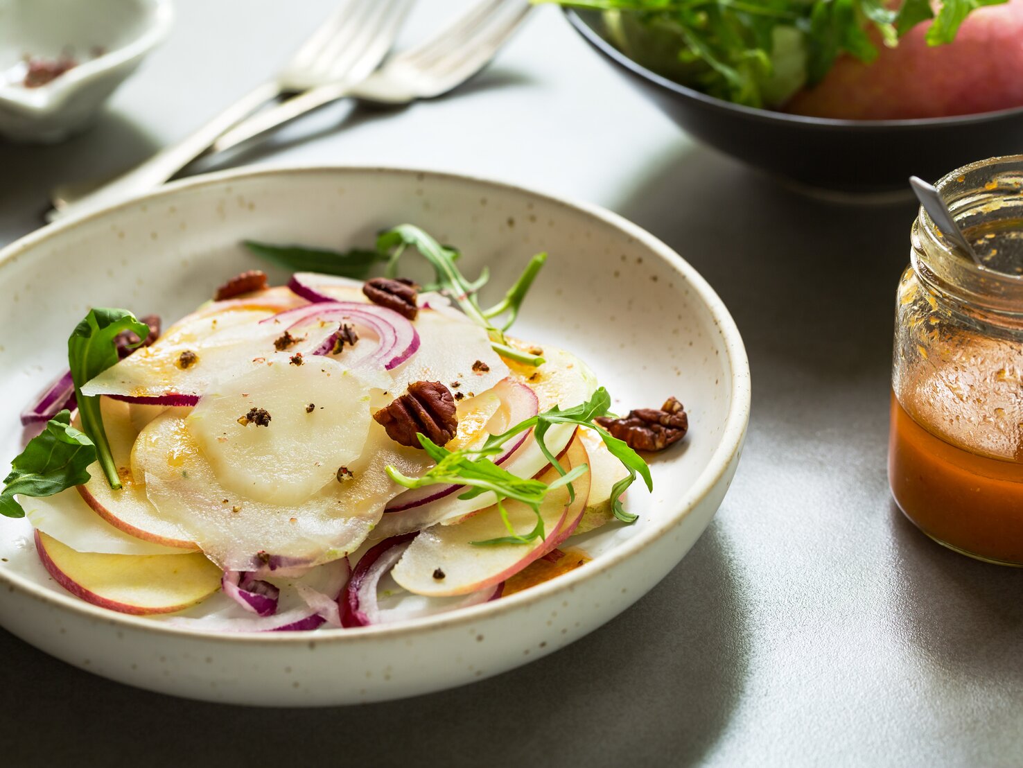 Kohlrabi-Apfel-Salat: Rezept für veganen Low Carb-Genuss!