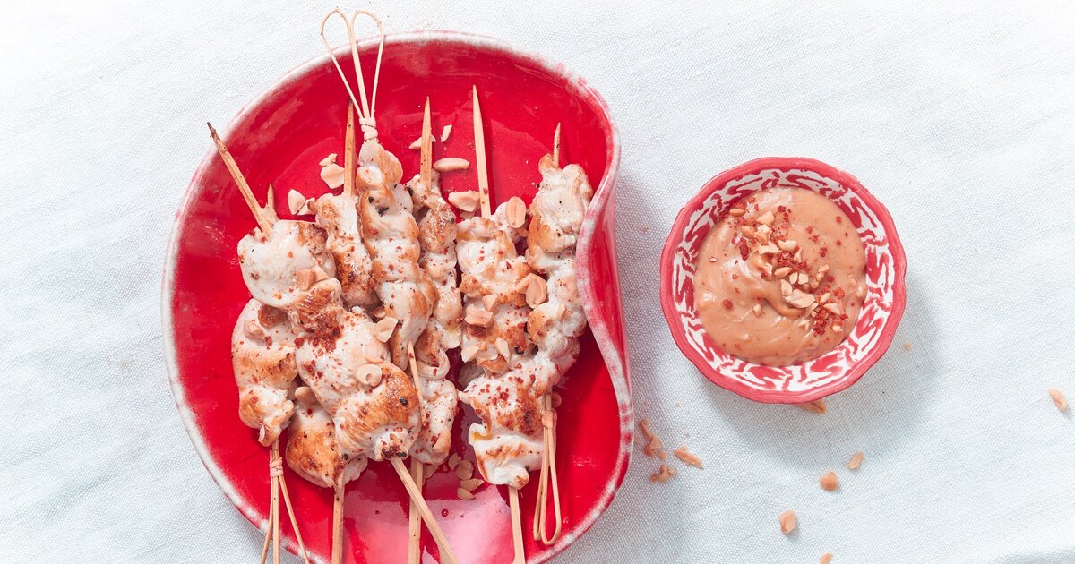 Saté-Spieße mit selbst gemachter Erdnuss-Soße: Lecker Low Carb