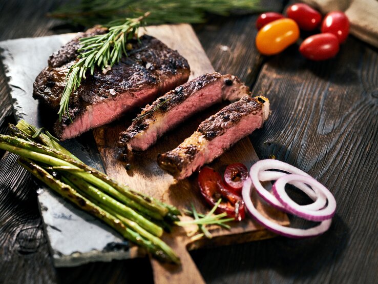 steak-iStockcom-Olivia-1071657310 | © iStock.com/Olivia