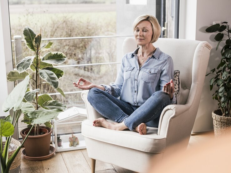 hallo-wechseljahre-biga-entspannung-Meditation-GettyImages-Westend61-1311542544.jpg | © GettyImages/Westend61