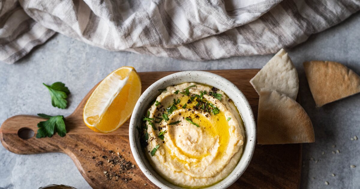 Mangold-Hummus: Cremiger Dip zum Dahinschmelzen Mangold-Hummus: Cremiger Dip zum Dahinschmelzen