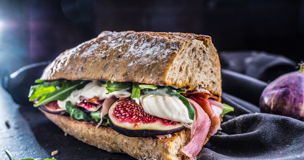 Schinken-Mozzarella-Sandwich mit Feigen: Dieser Snack macht glücklich