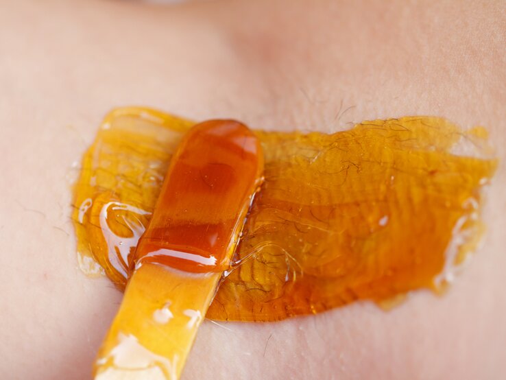Waxing | © iStock/Ocskaymark iStock-498560154.jpg | © iStock/Ocskaymark