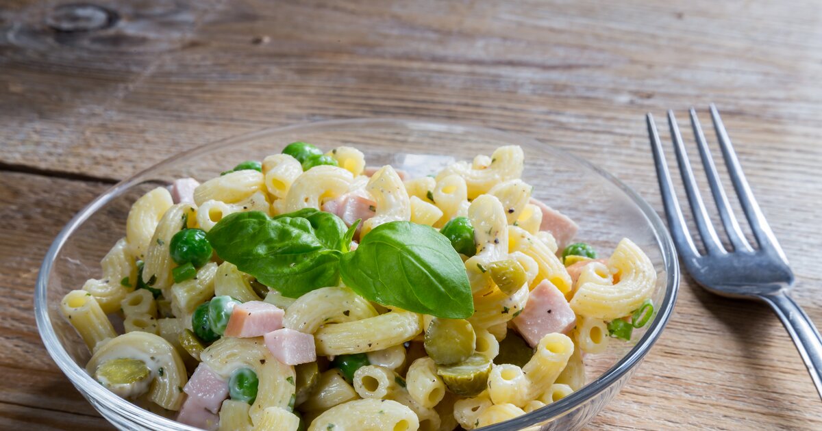 Nudelsalat mit Fleischwurst & Erbsen: Omas Klassiker! Nudelsalat mit Fleischwurst & Erbsen: Omas Klassiker!