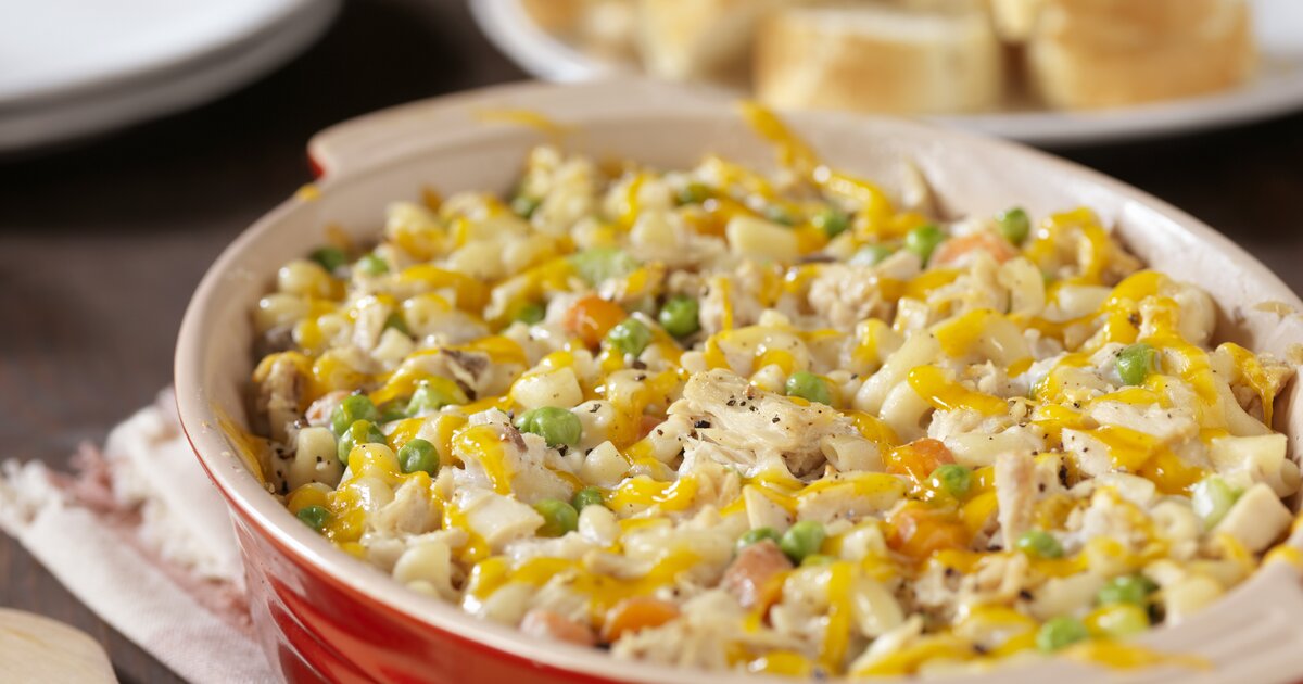 Nudelauflauf mit Thunfisch, Erbsen &amp; Möhren: Feierabendküche