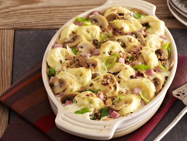 Tortellini-Auflauf mit Schinken und Pilzen