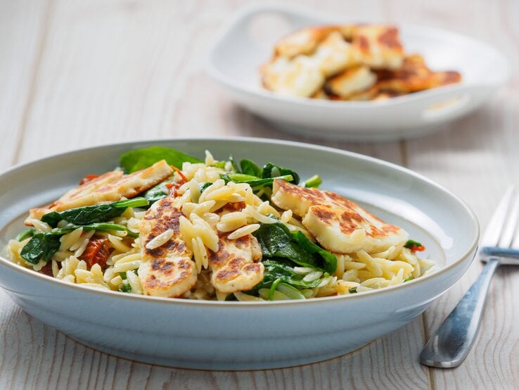 Nudelreissalat mit Halloumi