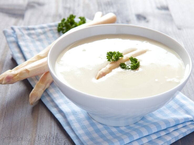 weiße Spargelsuppe