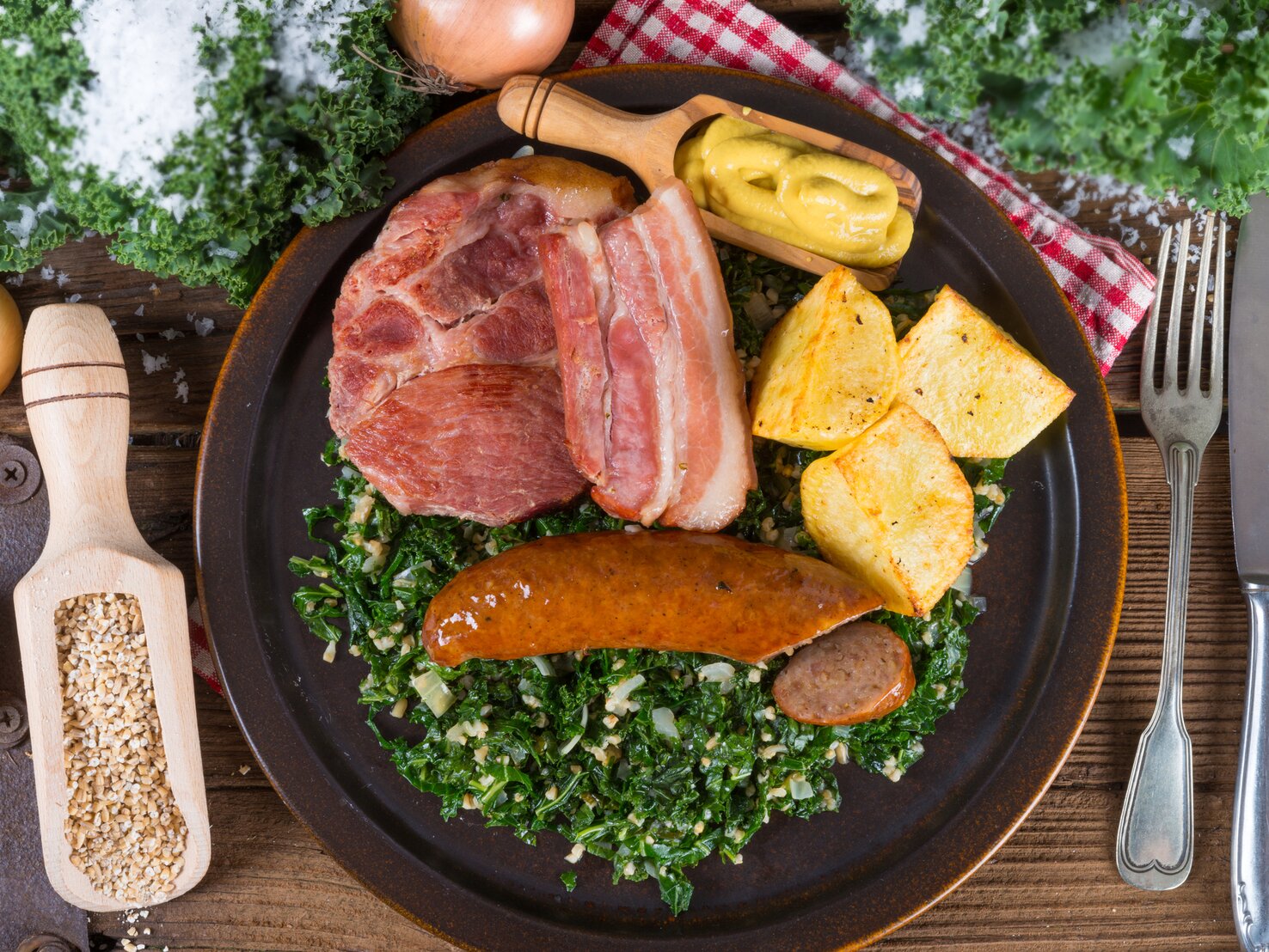 Grünkohl mit Kassler, Kochwurst &amp; Schweinebacke: DER Klassiker!