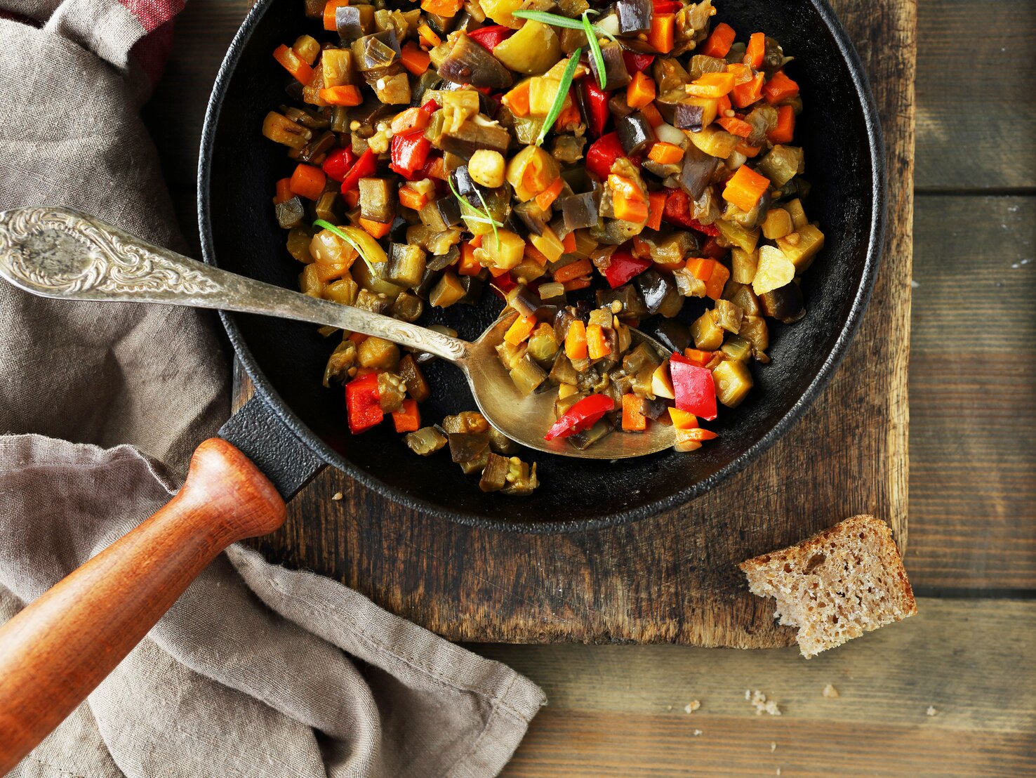 Paprika-Auberginen-Pfanne: Rezept für den leichten Genuss