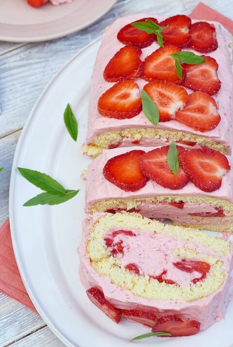 Erdbeerrolle mit Buttermilch-Zitronenmousse 