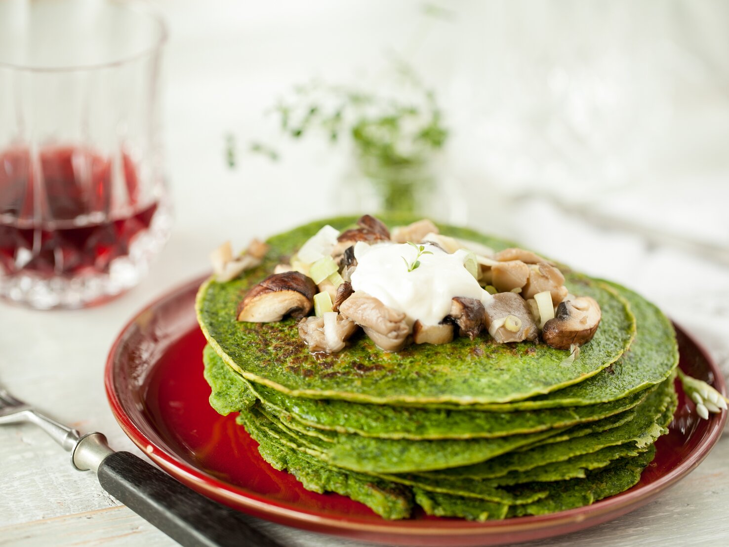 Bärlauch-Pfannkuchen mit Champignons – wunderbar würzig