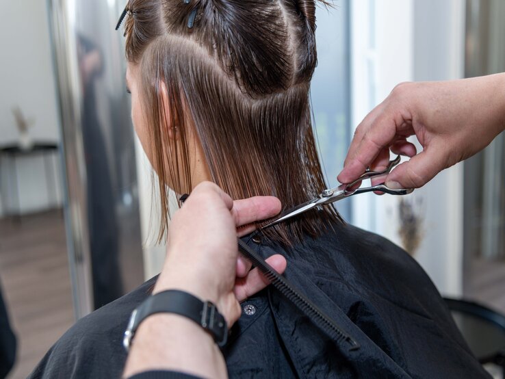 Haarschnitt-dünnes-Haar-Step2.jpg | © Ulrike Schacht
