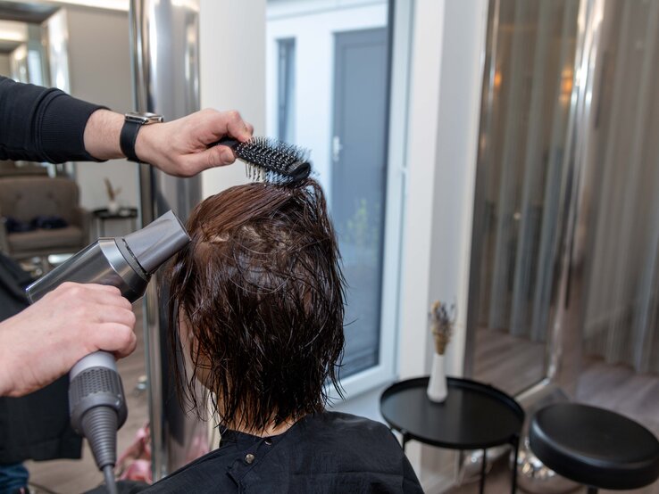 Haarschnitt-dünnes-Haar-Step5.jpg | © Ulrike Schacht