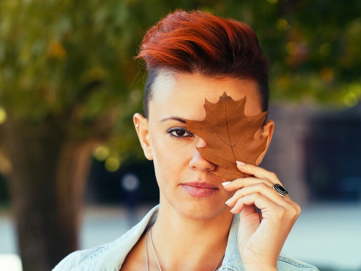 Rote Haare Undercut | © iStock/Elisaveta Ivanova