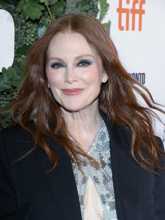 Auch schön und verjüngend: Julianne Moore mit Beach Waves - "Dear Evan Hansen" Premiere during the 2021 Toronto International Film Festival | © Jeremy Chan/Getty Images