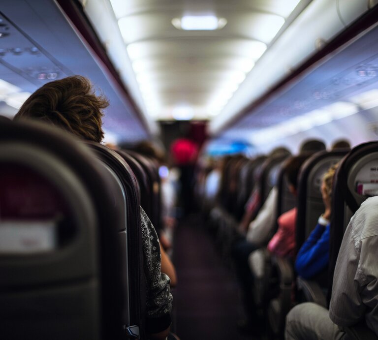 Flugzeug, Sitzplatz im Flugzeug | © Getty Images/Erik Witsoe / EyeEm