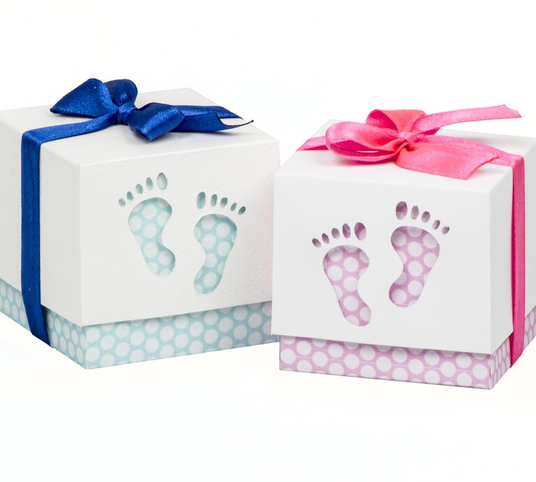 Babynamen Geschenk, Vornamen Geschenk | © Getty Images/OlegOkselenko