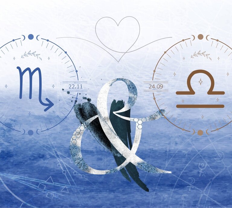 Eine Illustration der astrologischen Symbole der Sternzeichen Skorpion und Waage vor dem Hintergrund einer blauen Aquarellzeichnung. | © Shutterstock, Getty Images [M]
