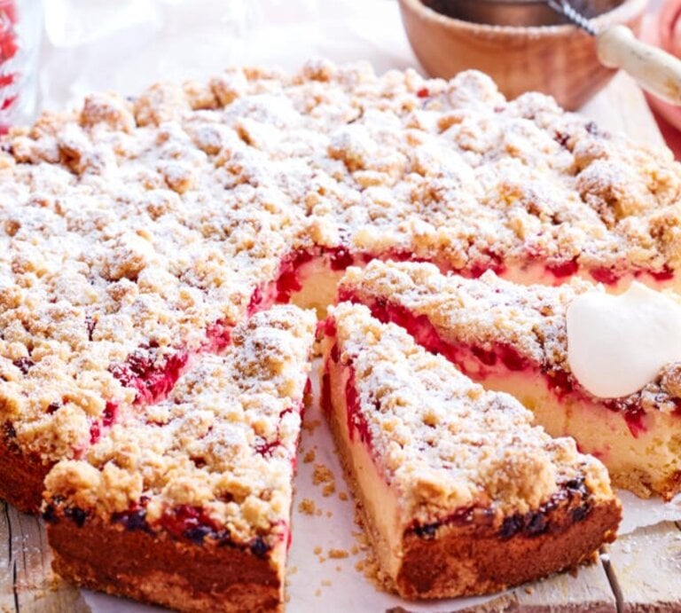 Zu sehen ist ein Prasselkuchen mit Schmandkern | © Eat Club
