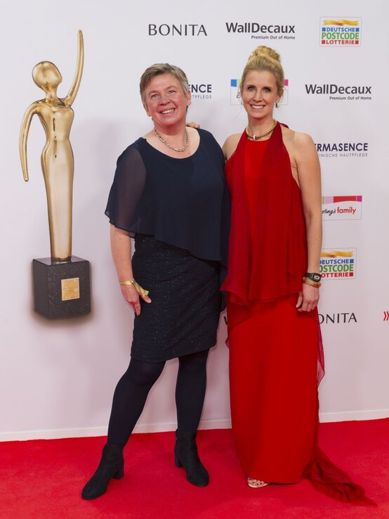 Vierfach-Olympiasiegerin im Dressurreiten Jessica von Bredow-Werndl | © BILD der FRAU / Guido Ohlenbostel