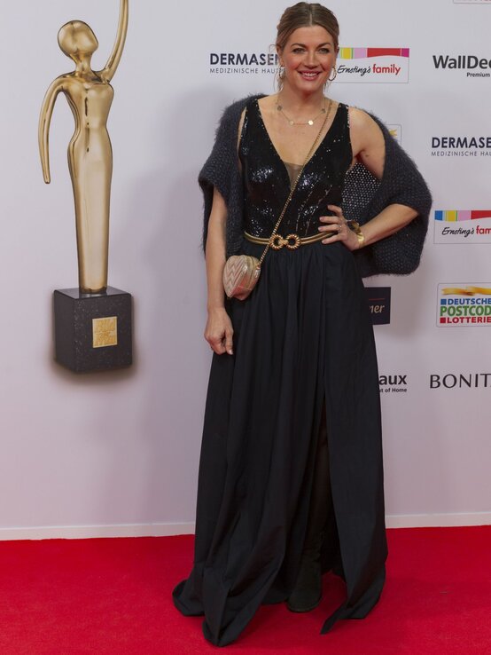 Schauspielerin Nina Bott | © BILD der FRAU / Guido Ohlenbostel