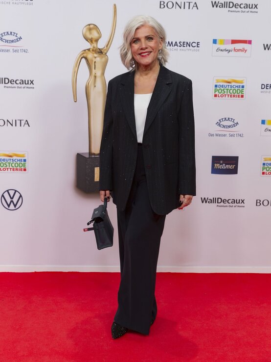 Moderatorin Birgit Schrowange | © BILD der FRAU / Guido Ohlenbostel