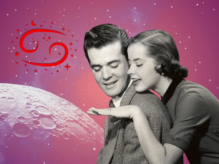 04-liebeshoroskop-krebs.webp Liebeshoroskop für das Sternzeichen Krebs: llustration eines Paares vor einem pink-lilafarbenen Weltraumhintergrund mit Sternenhimmel und Mond. Links im Bild ist das rote Symbol Tierkreiszeichens Krebs.