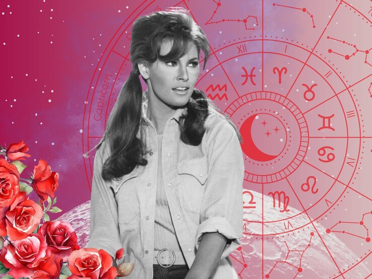 Eine stilisierte Collage mit astrologischem und retroästhetischem Flair: Im Vordergrund ist eine schwarz-weiß Fotografie einer jungen Frau mit langen, welligen Haaren und Pony, die locker zurückgebunden sind. Sie trägt ein aufgeknöpftes Jeanshemd und blickt zur Seite. Im Hintergrund befindet sich ein rosa-lila Universum mit Sternen und einer großen, runden astrologischen Tierkreis in Rot mit allen zwölf Sternzeichen. Nebenihr ist die Grafik von roten Blumen zu sehen.