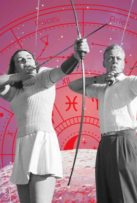 Zwei Personen im Retro-Stil zielen mit Pfeil und Bogen vor einem rosa-lila Sternenhimmel mit Tierkreiszeichen im Hintergrund. Symbolisiert Zielstrebigkeit und Leidenschaft in der Liebe.