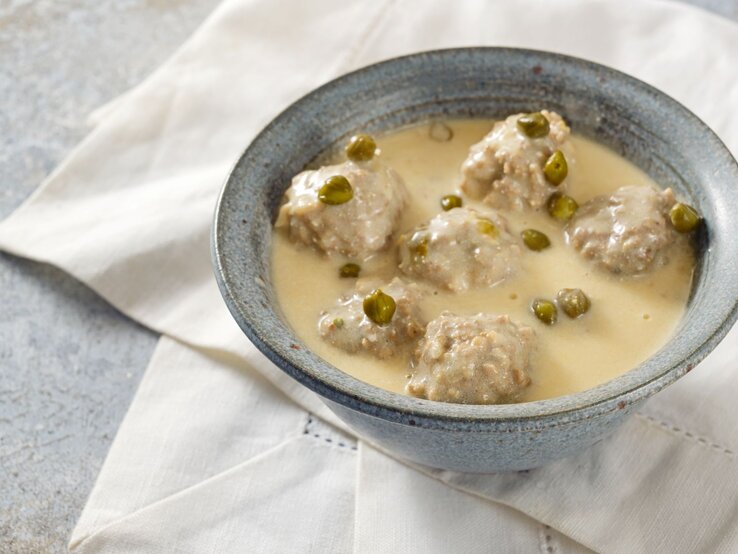 Schale mit Königsberger Klopsen, ganz Low Carb!